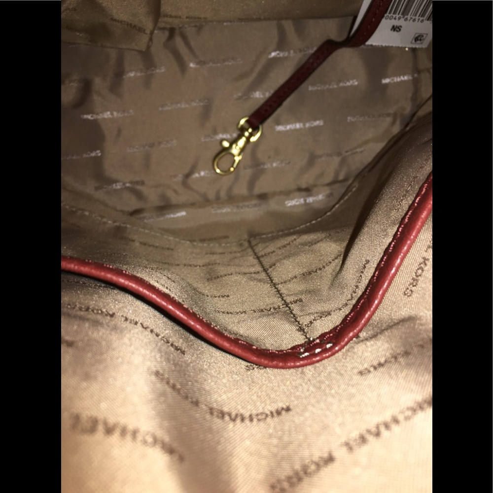 ⭐️⭐️⭐️3X HP⭐️ ⭐️⭐️ 💯 Authentic Michael Kors Brooklyn Grommet Feed Bag - Picture 15 of 16